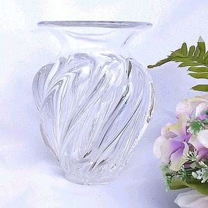Vtg Swirl Design Vase